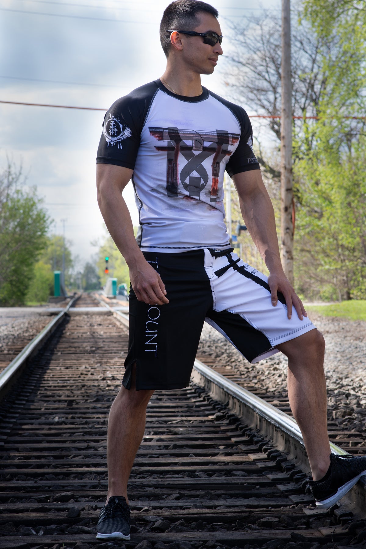 Top Mount Torii Warrior Rashguard
